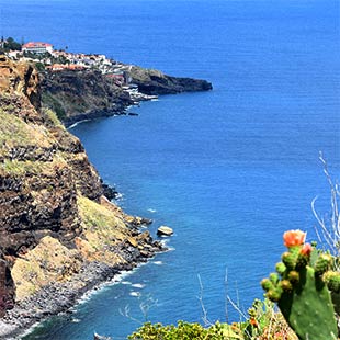 Caniço de Baixo, Lido Galomar, Madeira, ausgezeichnet mit der Blauen Flagge (Foto: © Yogaplus/Susanne Weisheit)