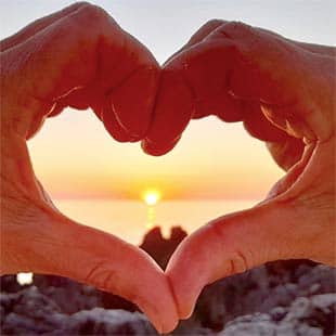 Get out of your head and into your heart. – Osho (Foto: © Yogaplus/Susanne Weisheit)