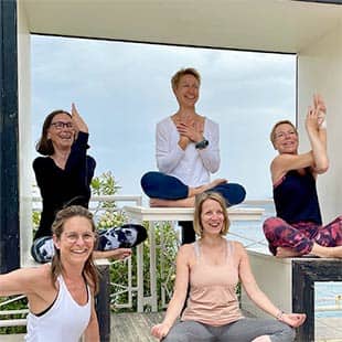 „Man kann den Wert von Yoga nicht beschreiben, man muss ihn erfahren.” – B.K.S. Iyengar (Foto: © Yogaplus/Susanne Weisheit)