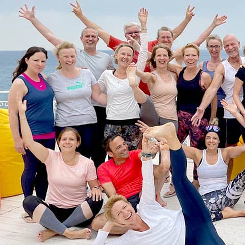 „Es sind die Begegnungen mit Menschen, die das Leben so lebenswert machen.” – Guy de Maupassant (Foto: © Yogaplus/Susanne Weisheit)