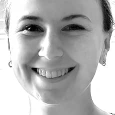 Portrait Yogalehrerin Yvonne Pedina